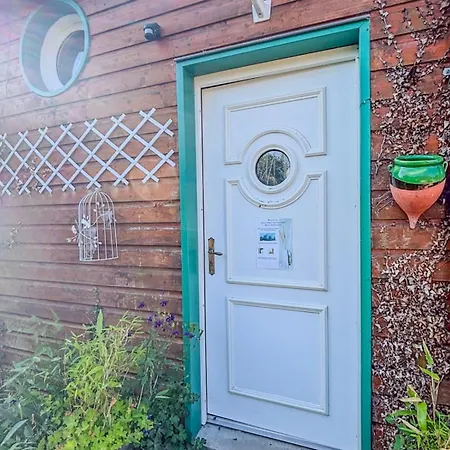 Charmante Studette Au Calme Avec Terrasse Et Parking * Auguaise